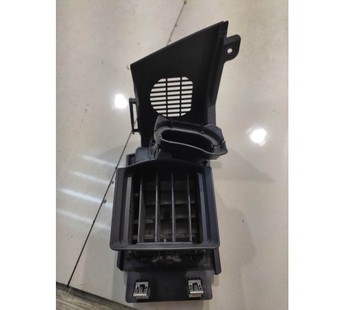 Воздушный дефлектор (правый)