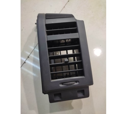 Воздушный дефлектор (правый)