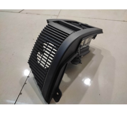 Воздушный дефлектор (правый)