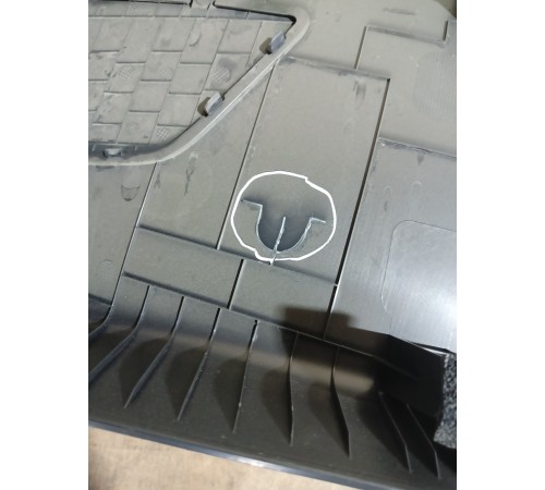 Обшивка крышки двери багажника