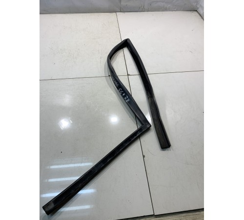 Уплотнитель стекла (задний, правый, внутренний)