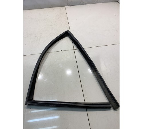 Уплотнитель стекла (задний, правый, внутренний)