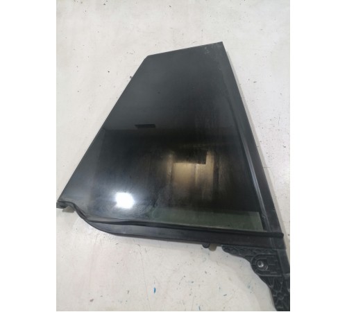 Глухое стекло заднее правое