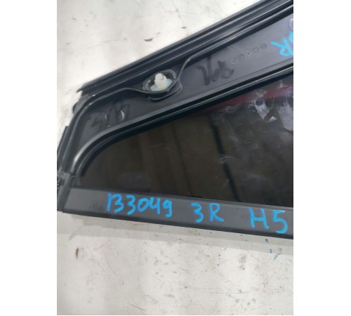 Форточка двери задняя правая