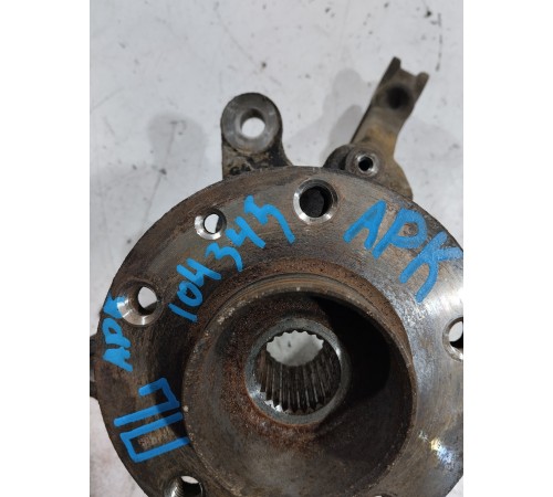 Поворотный кулак(передний левый)