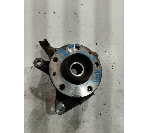 Поворотный кулак(передний левый)