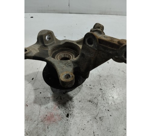 Поворотный кулак(передний левый)