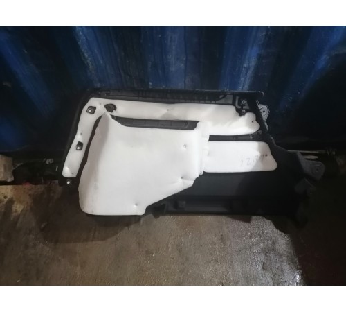 Обшивка багажника