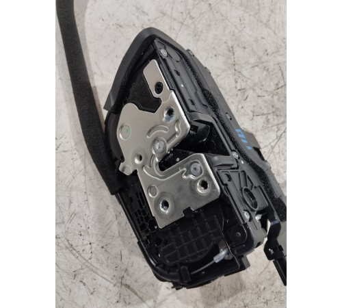 Замок двери передний левый