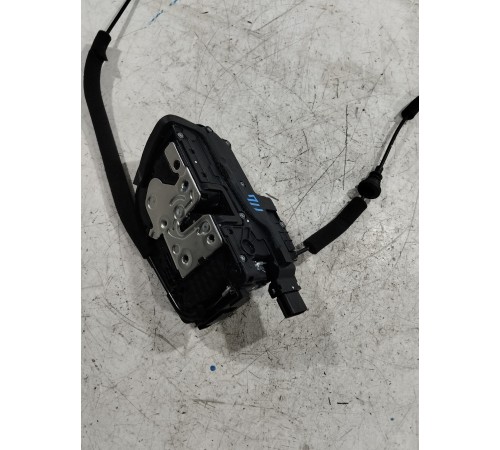 Замок двери передний левый