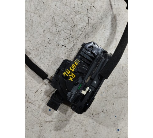 Замок двери передний левый