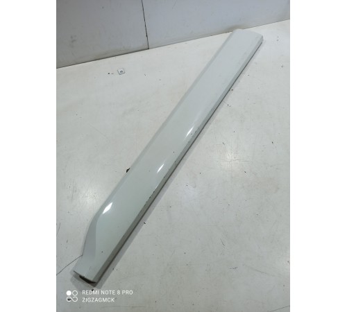 Накладка двери (передняя левая)