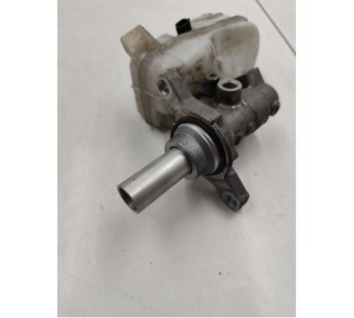 Главный тормозной цилиндр в сборе