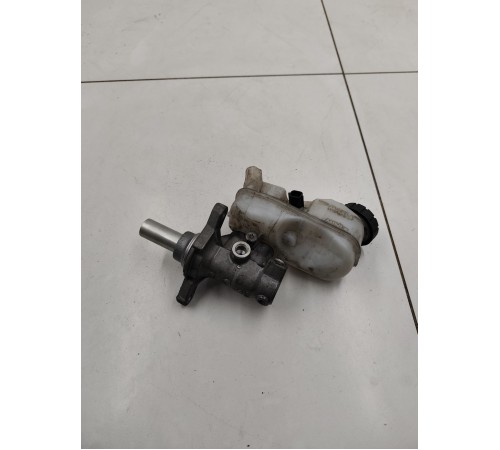 Главный тормозной цилиндр в сборе