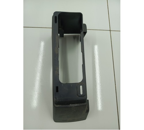 Кожух рычага стояночного тормоза