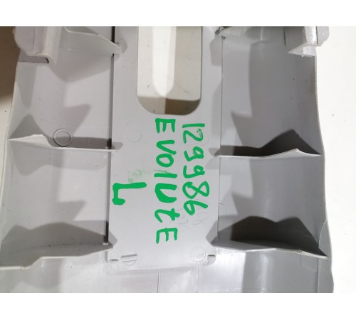 Обшивка центральной стойки левая верхняя 