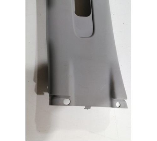 Обшивка центральной стойки левая верхняя 