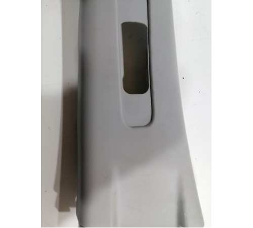 Обшивка центральной стойки левая верхняя 