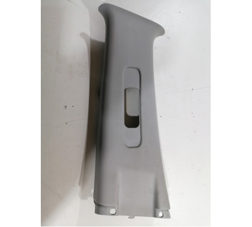 Обшивка центральной стойки левая верхняя 