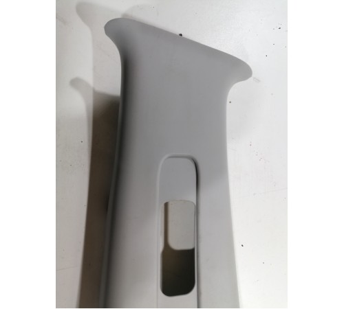 Обшивка центральной стойки левая верхняя 