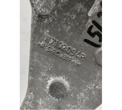 Кронштейн генератора