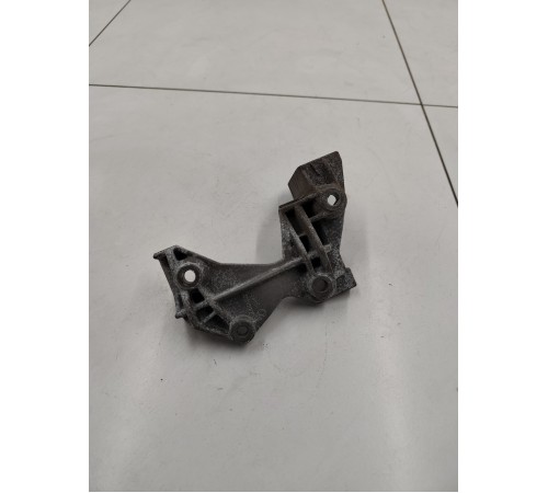 Кронштейн генератора