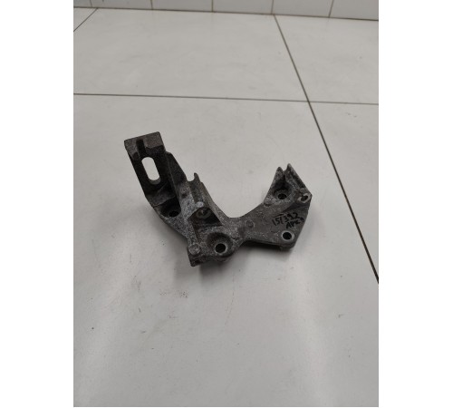 Кронштейн генератора