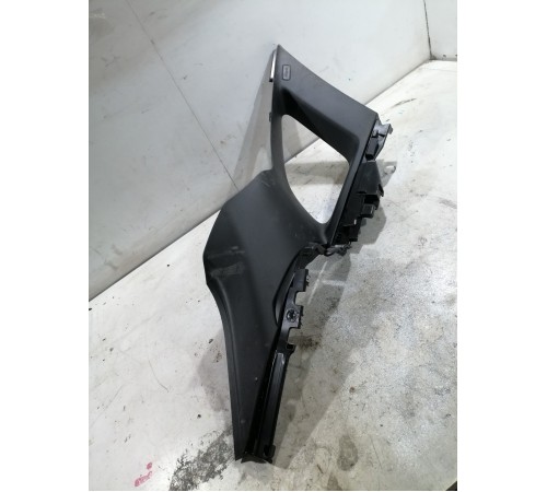 Обшивка багажника (форточки) левая верхняя