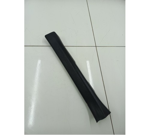 Накладка на порог передняя левая