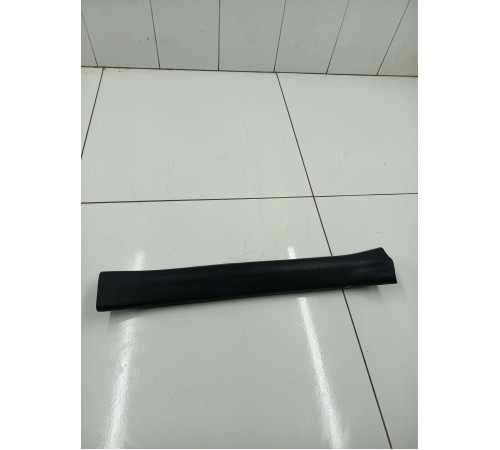 Накладка на порог передняя левая