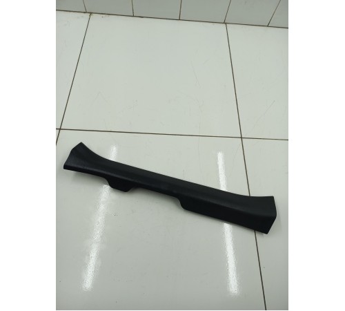 Накладка на порог передняя левая