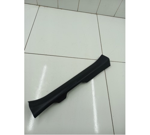 Накладка на порог передняя левая