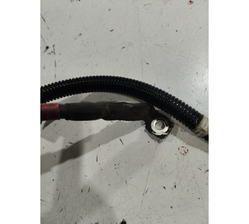 Клемма аккумулятора плюсовая