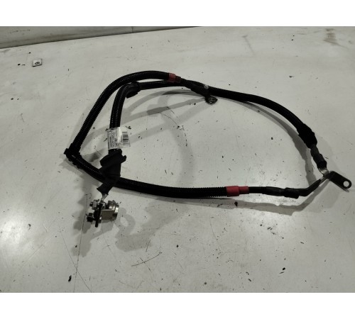 Клемма аккумулятора плюсовая