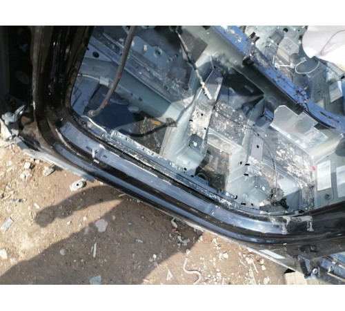 Порог левый с центральной стойкой