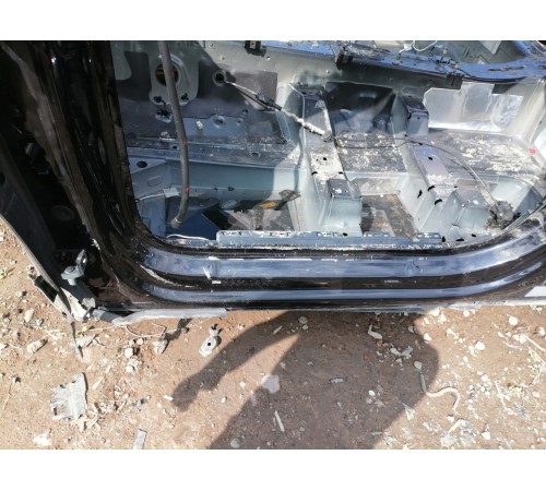 Порог левый с центральной стойкой