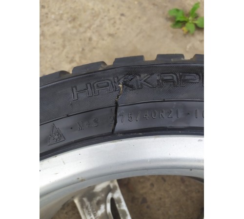 Покрышка 275/40/R21(зима)