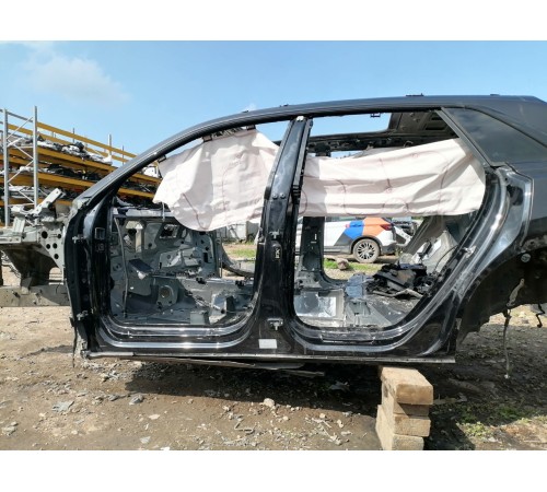 Порог левый с центральной стойкой