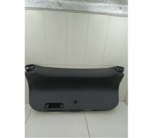 Обшивка крышки багажника