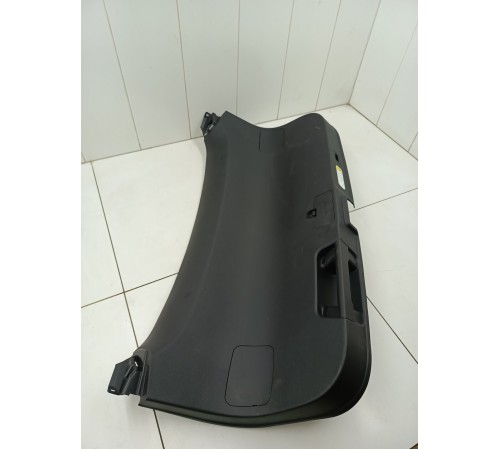 Обшивка крышки багажника