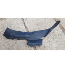 Накладка крышки багажника (левая)