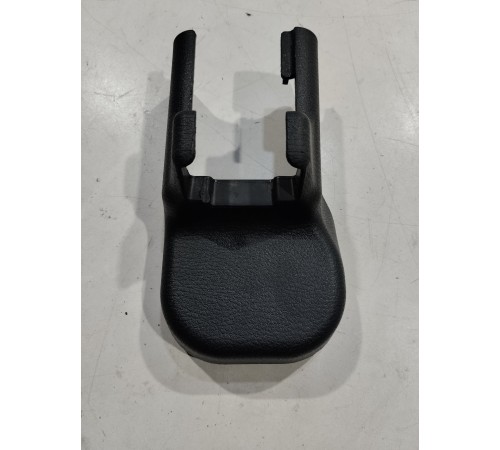 Накладка крепления сиденья задняя левая