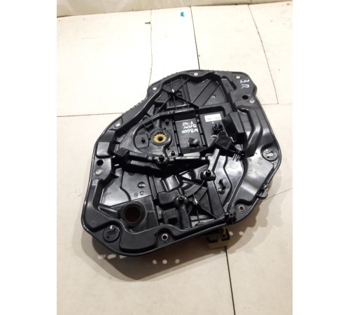 Стеклоподъемник (задний правый)