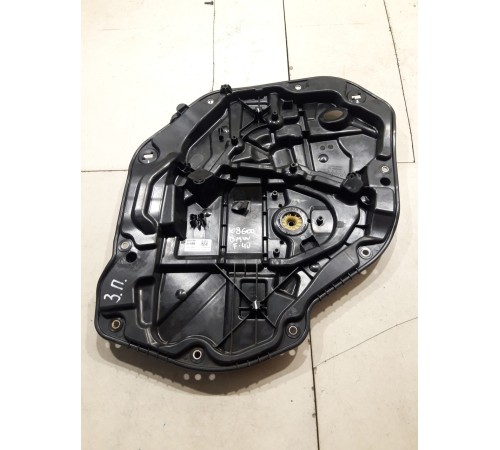 Стеклоподъемник (задний правый)