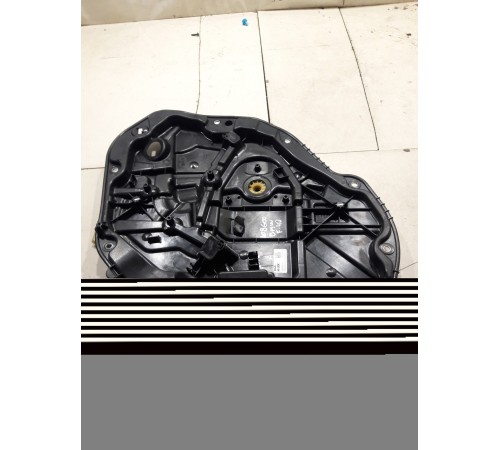 Стеклоподъемник (задний правый)