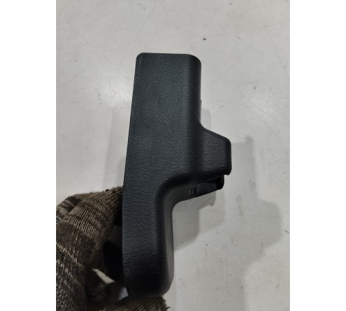 Накладка крепления сиденья задняя левая