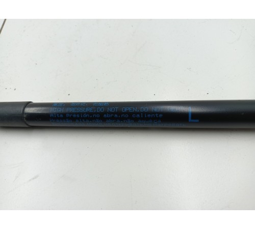 Амортизатор багажника