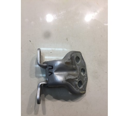 Петля двери (передняя, левая, нижняя)