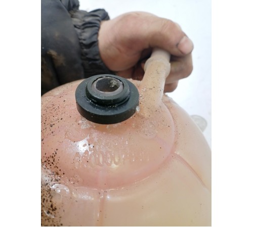 Бачок расширительный