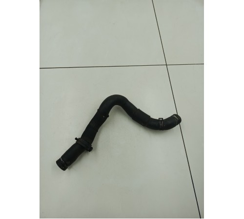 Патрубок системы охлаждения